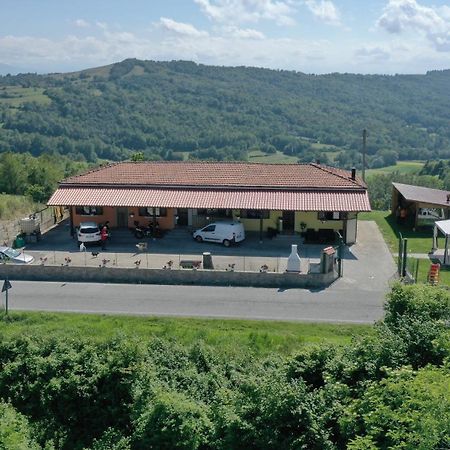 Casa Vacanze Mombarcaro Esterno foto