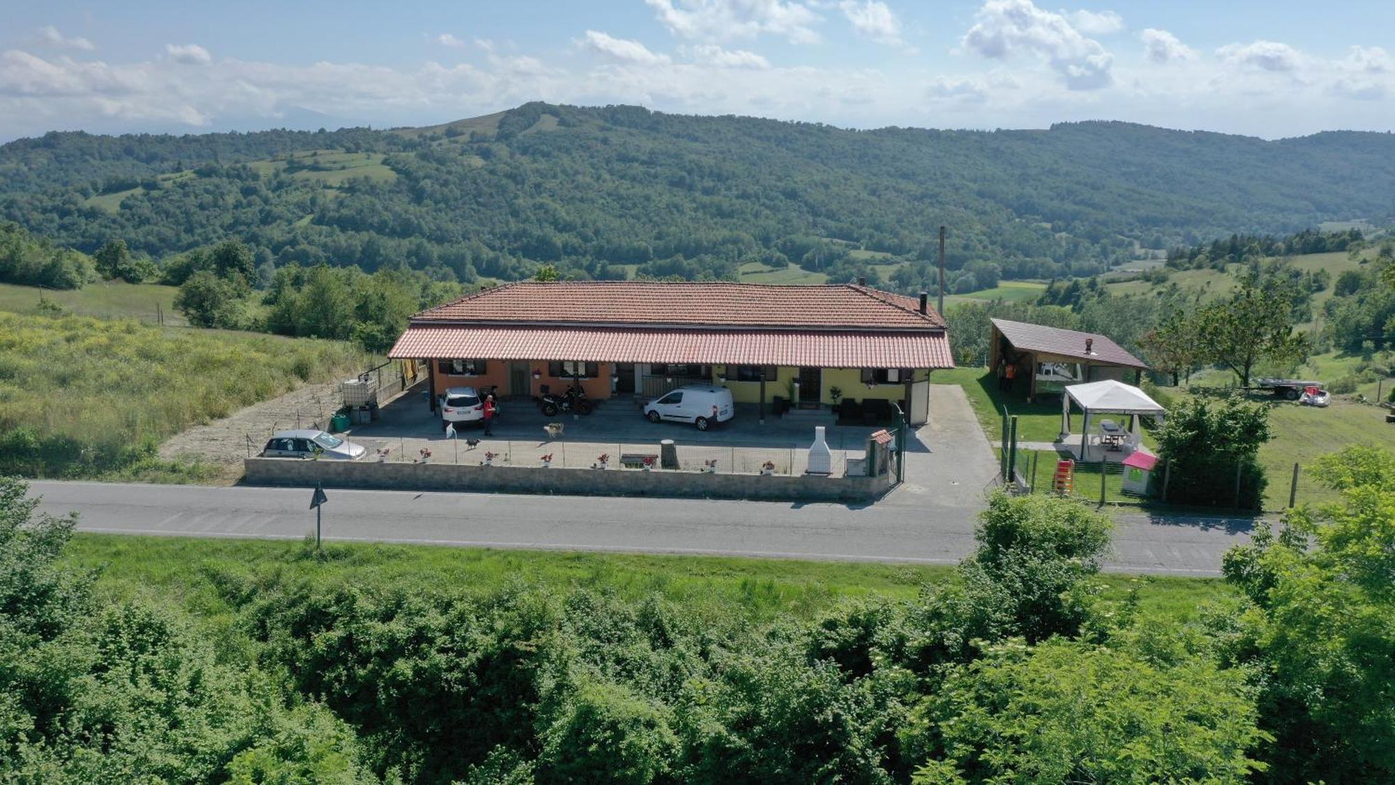 Casa Vacanze Mombarcaro Esterno foto